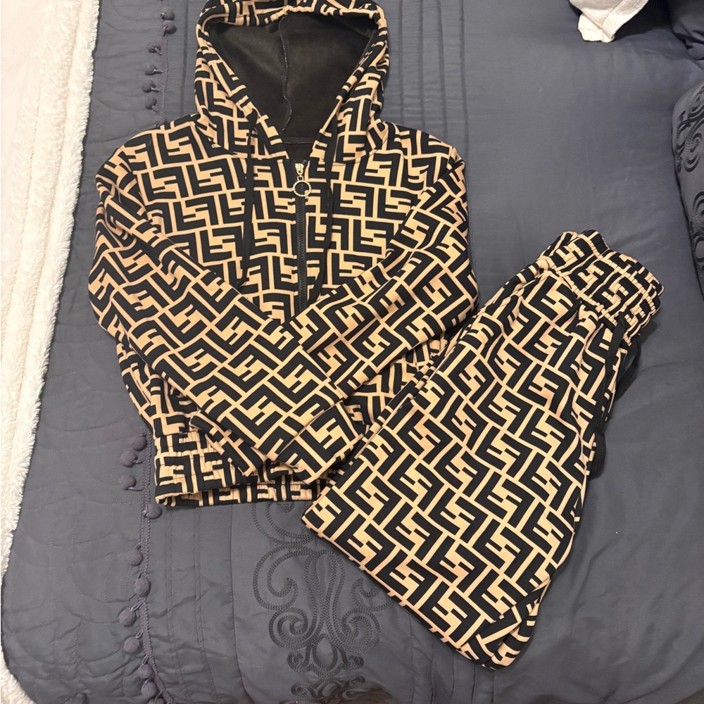 Elegant Black and Tan Patterned Pantsuit - Picture 1 of 7